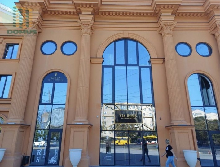 Отдельное нежилое помещение ЖК Виа Рома 40 м2, парковка, 1 этаж/ремонт - фото 1