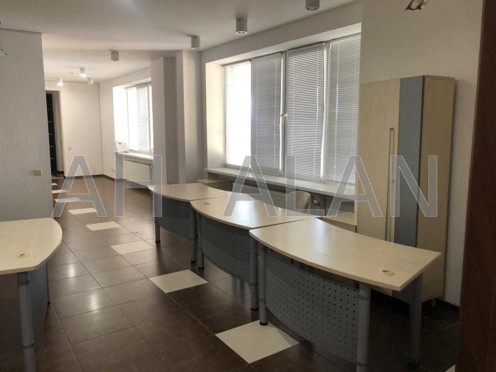 Продажа помещения по ул. Василия Тютюнника. Олимпийская - фото 1