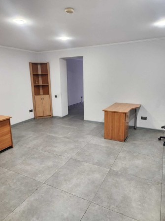 Фасадное помещение на Сегедской 70 м от собственника! - фото 1