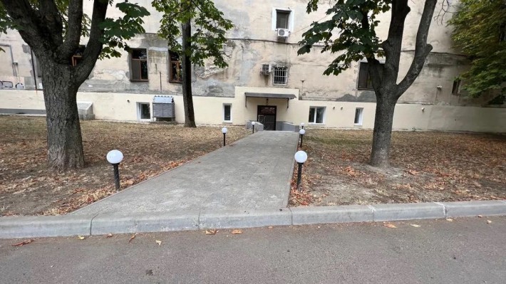 Аренда Оренда нежитлове приміщенне. Торговая 6 кут Бульвар ВМС. Цоколь - фото 1