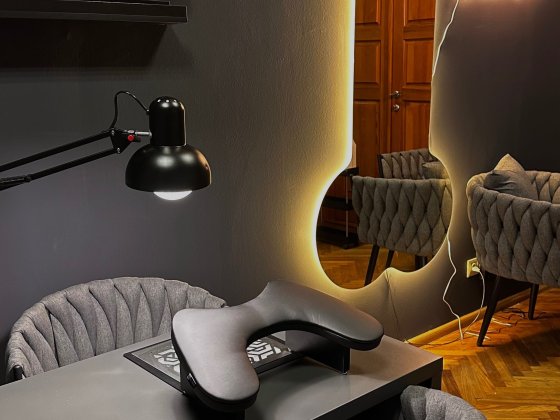 Оренда робочого місця для майстра манікюру, педикюру в центрі Києва