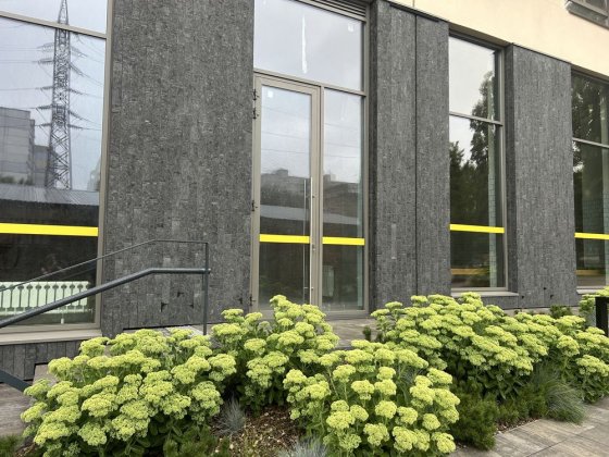 Оренда фасадного комерційного приміщення ЖК «Будинок на Вавилових» Киев