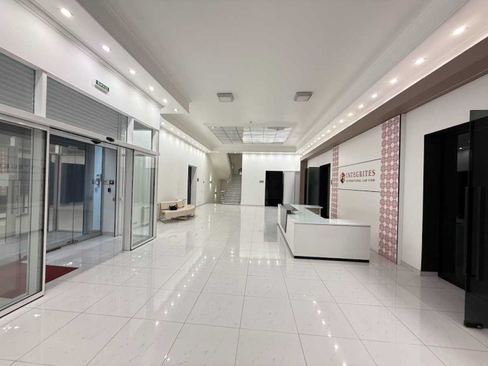 Без%! Оренда офісної будівлі з паркінгом на Печерську (1550 кв.м.) - фото 1