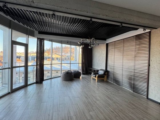 Оренда офісу з автор. дизайнерським ремонтом, 66к.м.,центр,без комісії Львов