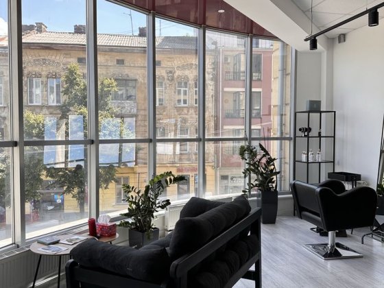 Оренда крісла для перукарів, візажистів та бровистів Львів