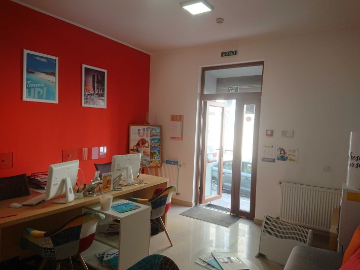 Оренда приміщення з фасадним входом в центрі міста, вул.Ковжуна - фото 1