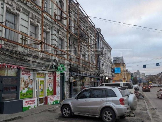 Аренда торгового помещения 70 м2 / метро Вокзальная / Трафики / Магаз