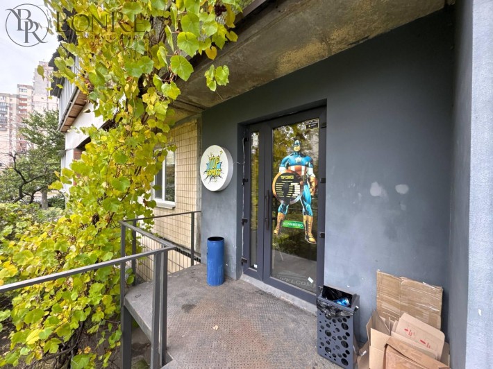 Оренда, Фасад, Торгове, пр-т.Тичини Павла, 17м2. - фото 1