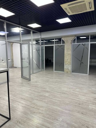 Оренда офісу в центрі Подолу, 200 кв.м., метро Контрактова - фото 1