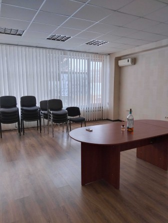 Сдам кабинет 3й этаж, Спейс холл, 15 м.квв - фото 1