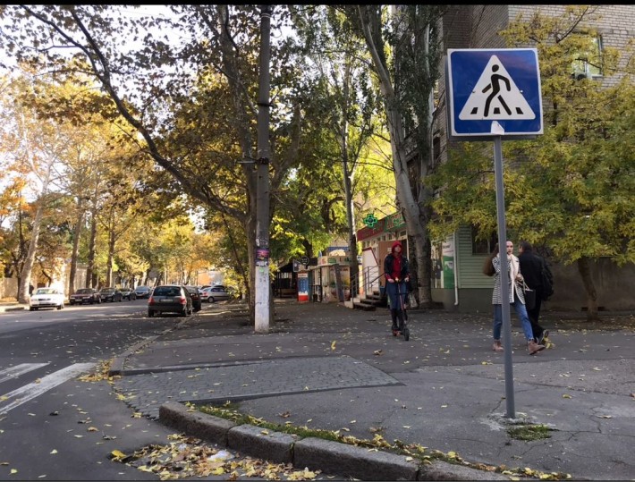 Ул.Адмиральская /центр. - фото 1