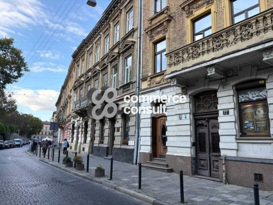 Оренда фасадного приміщення 43 м2, вул. Грушевського Львов