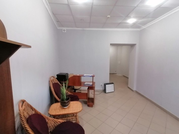 Оренда Магазин-Салон  Базарна34  власник - фото 1