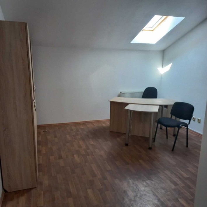 Оренда офісного приміщення по вул. Зелена 186 - фото 1