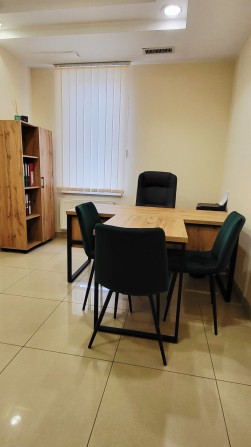 Офіс 52,8 м² в центрі здам - фото 1