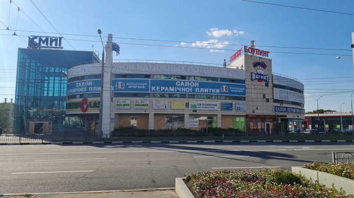 Аренда 608 м2 под торговый зал в ТЦ "ЭКСПРЕСС", метро "23 августа" - фото 1