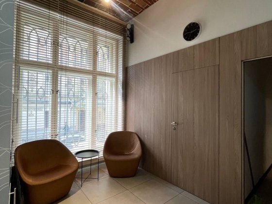 Оренда місця для майстра манікюру Львів