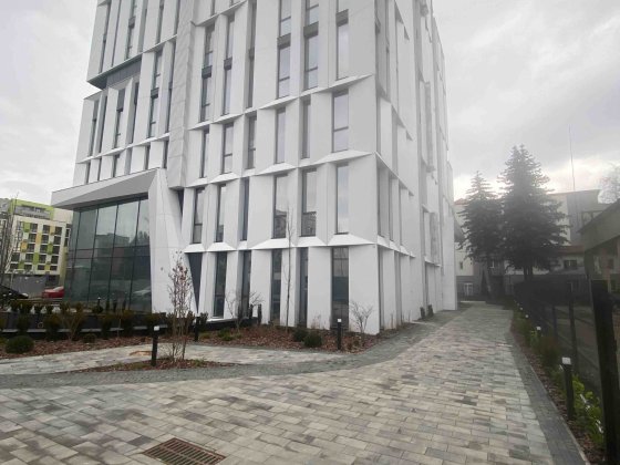 Оренда офісного приміщення в будинку бізнес-класу на вул. Угорській Львів