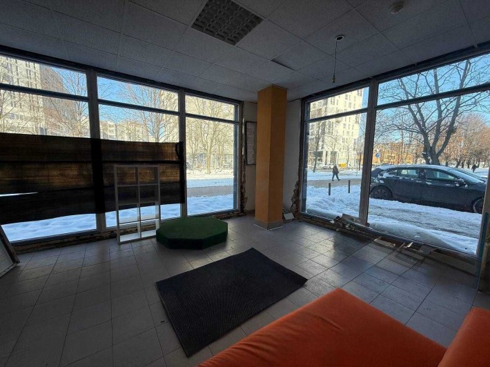 Оренда фасадного приміщення на вул. Володимира Великого - фото 1