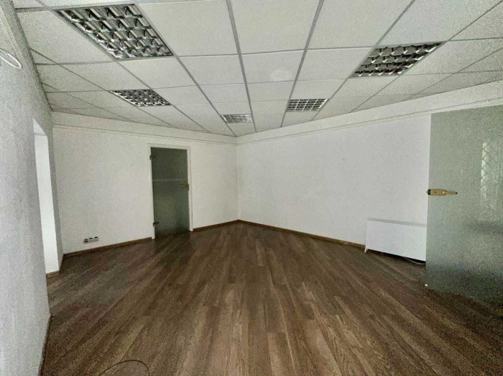 Оренда офісу по вул.Банківська (Дорошенка, Коперника) 32 м.кв. - фото 1