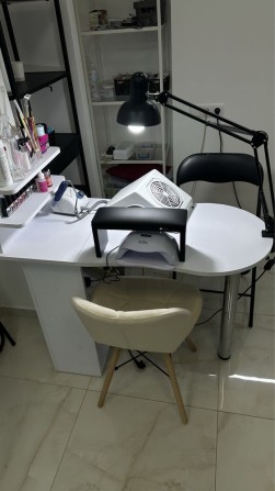 Аренда места для маникюра. СВЕТ ЕСТЬ! - фото 1