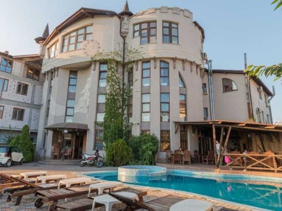 Аренда Дом с бассейном 24 комнаты Отель Черноморка