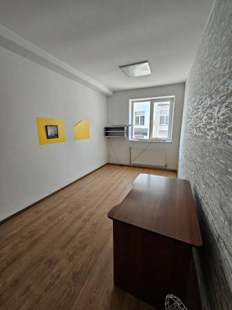 Оренда комерційного приміщення по
вулиці Героїв УПА, площа 120,7 м. кв - фото 1