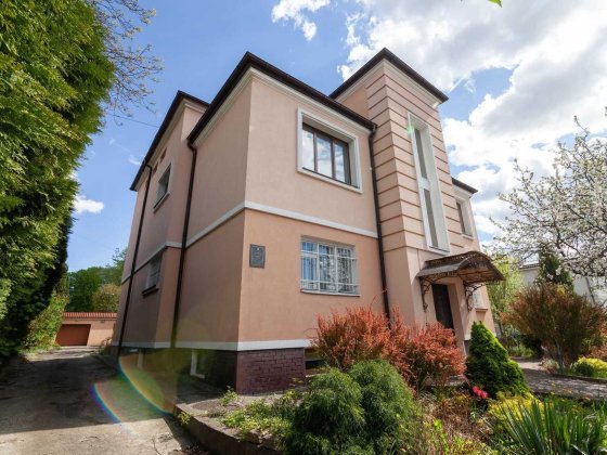 Оренда окремої будівлі. 360кв.м. 10сот. вул. Херсонська. 2000$/міс. Львів