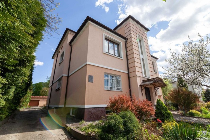 Оренда окремої будівлі. 360кв.м. 10сот. вул. Херсонська. 2000$/міс. - фото 1