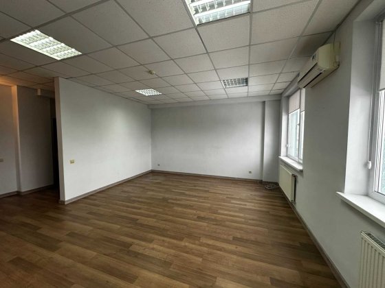 Без комісії! Оренда офісу на вул. Богдана Хмельницького 200. 40,5кв.м. Львов