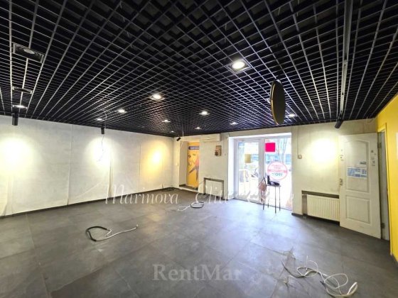 Супер трафик! 47 м  ул Космонавтов Филатова широкий фасад!