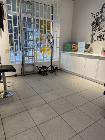 Здам місце під манікюр вії - фото 1