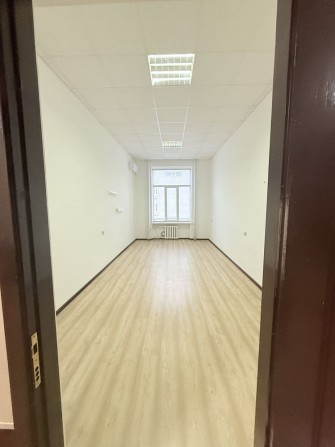 Здам офіс з новим ремонтом в 3 хвилинах від метро Ботанічний сад - фото 1