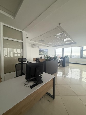 Оренда / Офіс / пр-т В'ячеслава Чорновола, Центр, Львів - фото 1