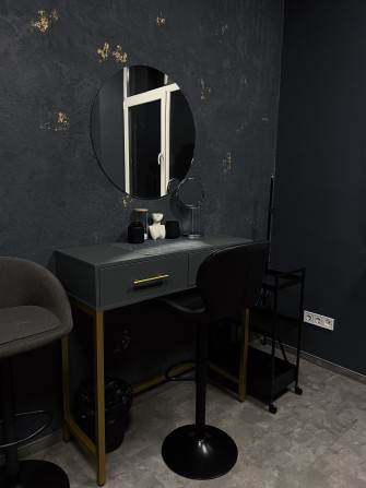 Центр рядом с Никольским Аренда места визажиста/бровиста/наращивание - фото 1