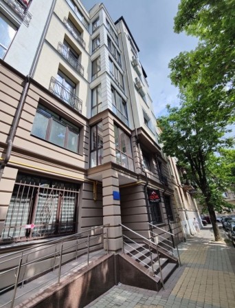 Комерція оренда р-он вул.Коновальця Новобуд 3 Зали, Ремонт,ц.700 у.о - фото 1