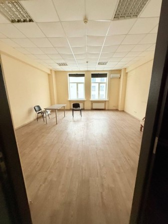 Оренда офісу в сучасному БЦ з презентальним входом - фото 1