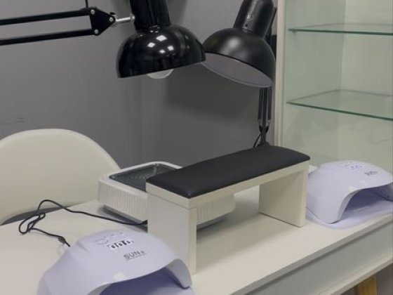 Сдам в аренду место мастера маникюра Харьков