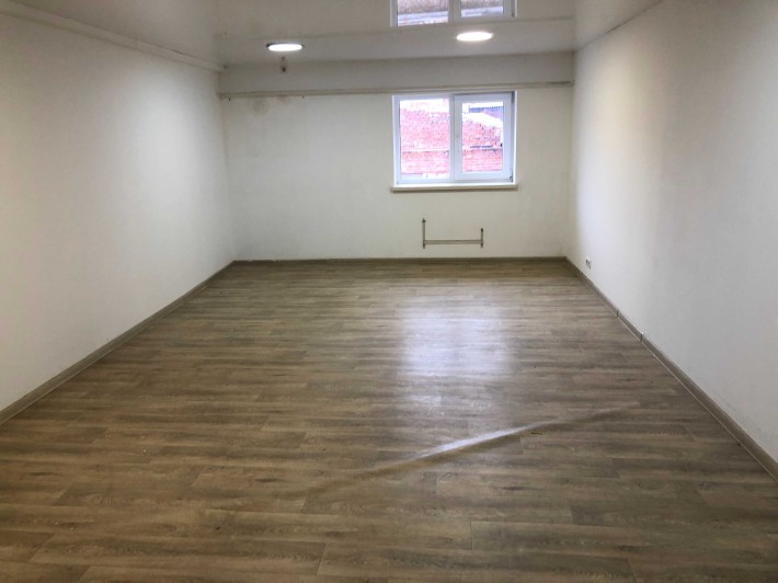 Кабінет з виводом води 25 кв.м. в БЦ. Харків, Центр. Без комісії. - фото 1