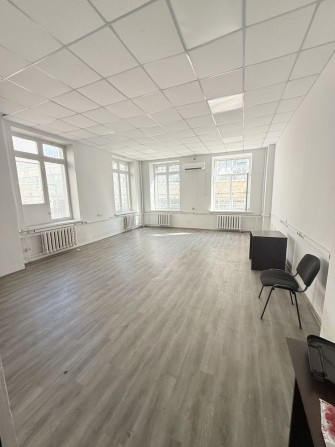 Здам офіс в 2 хвилинах від метро Ботанічний сад - фото 1