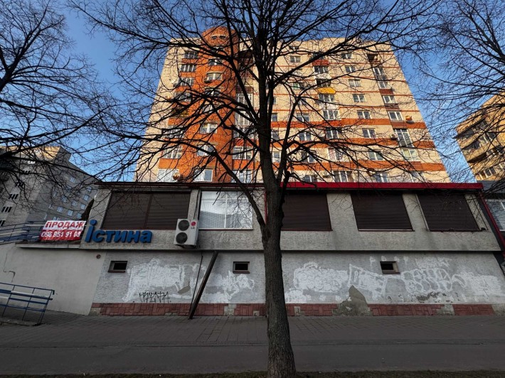 Оренда комерційного приміщення. 262кв.м. вул. Наукова 12а. 2500$/міс. - фото 1