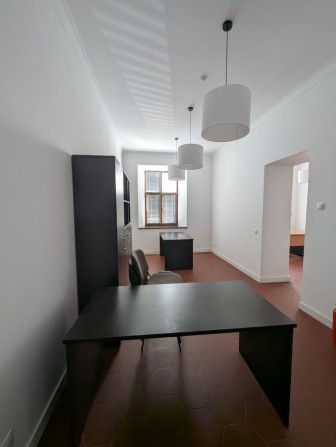 Оренда приміщення вул.Валова загальна площа 57м.кв. 1пов - фото 1