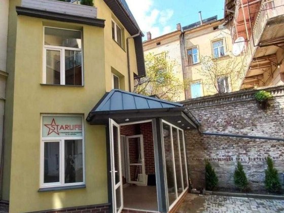 Оренда комерційного приміщення вул. Дорошенка Центр Львів