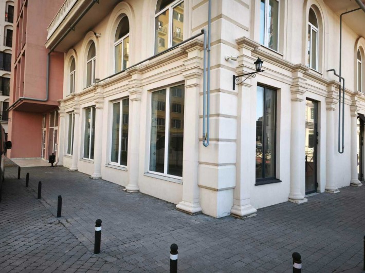 Сдам помещение в ЖК ВИА Рома. Королева/Инглези. 1L21 - фото 1