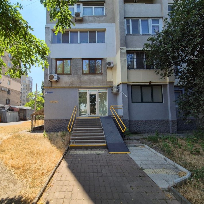 Аренда магазина на Малиновского 55 - фото 1