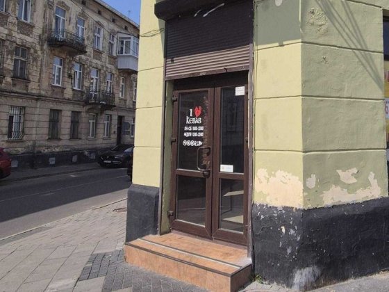 Оренда кутового фасадного приміщення  з двома входами Львів