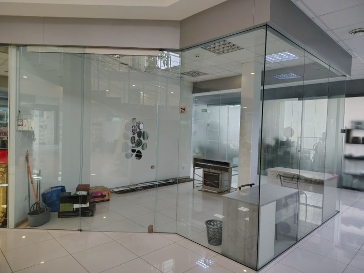 Сдам помещение №25. на 1 этаже в ТЦ Кристалл. - фото 1