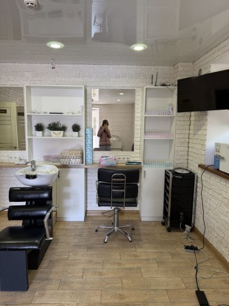 Місце для перукару/парикмахера( Парк Перемоги) - фото 1