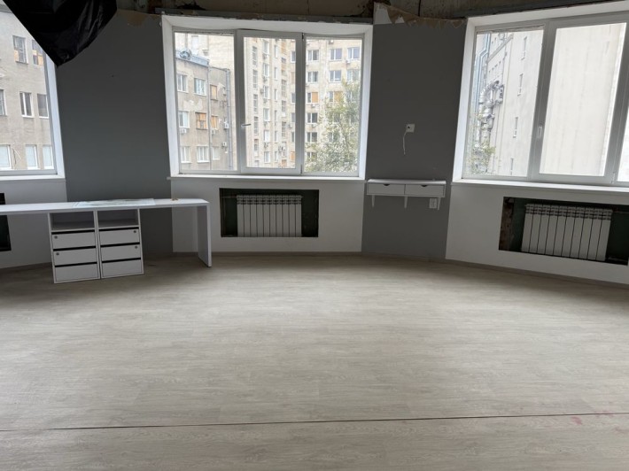 Оренда офісного приміщення/перукарня/салон краси  в центрі - фото 1