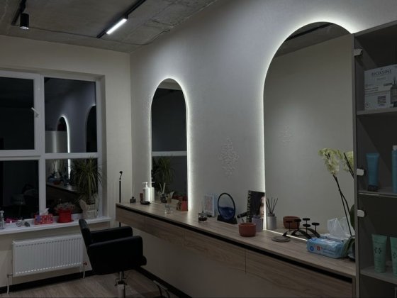 Сдам кабинет/ место  в салоне красоты